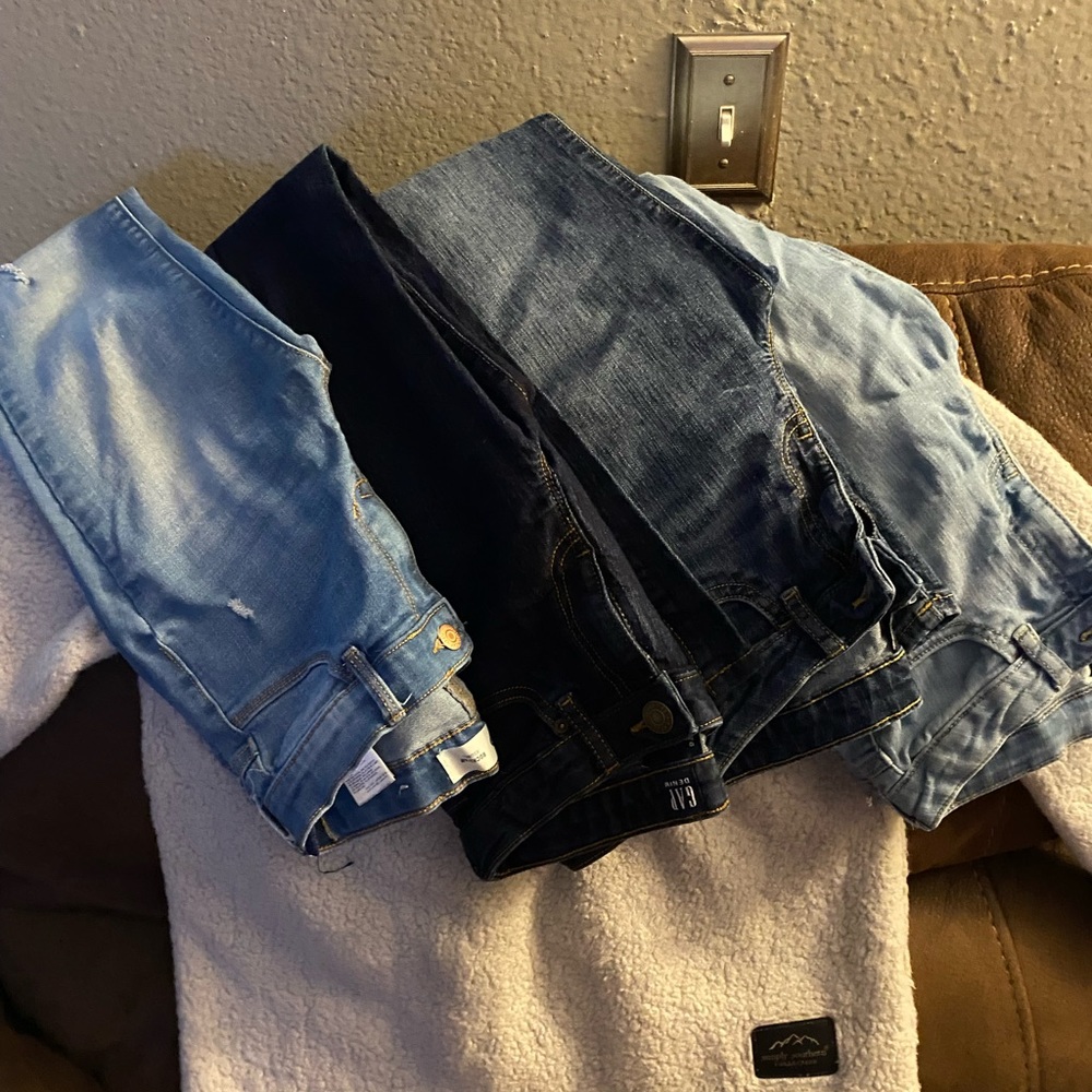 Jeans and pullover - Picture 2 of 4